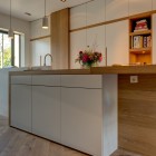 project: Eiland met hoge kastenwand project: Eiland met hoge kastenwand