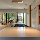 project: Eiland met hoge kastenwand project: Eiland met hoge kastenwand